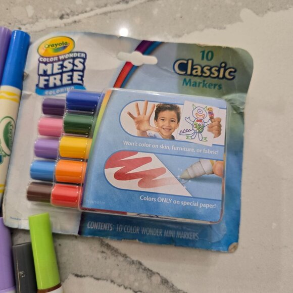 Crayola Color Wonder Mess Free Markers Set 10 Pack & Classic Markers Assorted Co - Picture 2 of 4